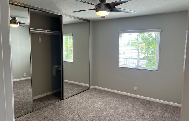 2 beds, 1 bath, 920 sqft, $2,670, Unit L11