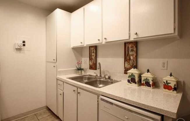 1 bed, 1 bath, 700 sqft, $2,000, Unit 105