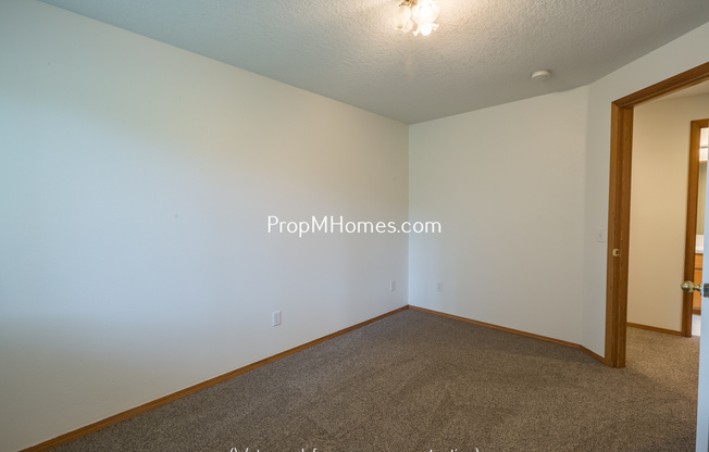 3 beds, 2 baths, $2,429