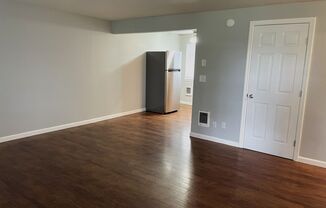 2 beds, 1 bath, 720 sqft, $1,200, Unit 11