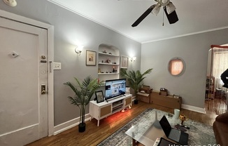 1626 W Sherwin Ave 1S