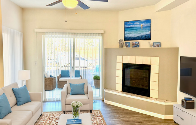 Updated 2-story townhome on the South side of Colorado Springs WITH Mountain Views