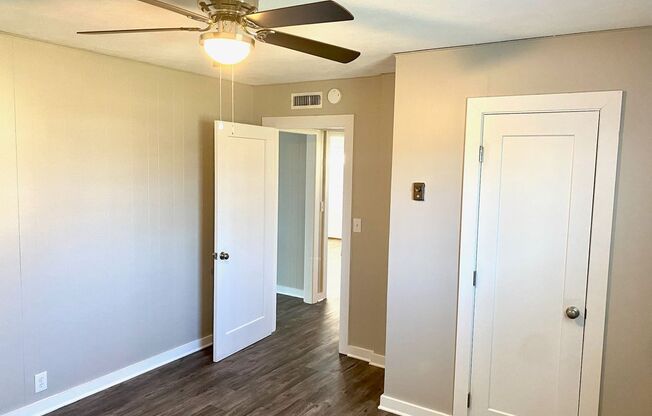 2 beds, 1 bath, 854 sqft, $1,050, Unit 3