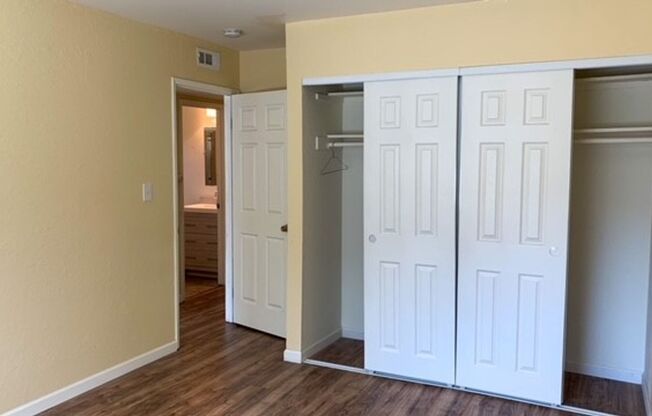 $2490 / 2 BEDROOM / 1 BATHROOM- HUGE REMODELED APARTMENT IN IRVINGTON AREA OF CENTRAL FREMONT