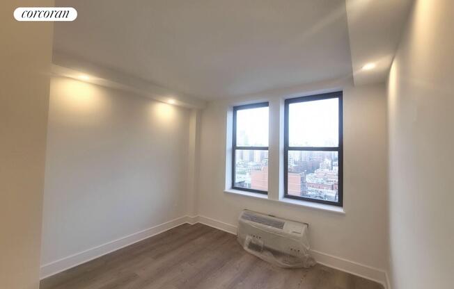 2 beds, 2 baths, $6,850, Unit 14R