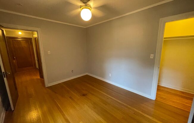 Queens Court Large Charming 1 Bedroom Available Now! Highly Desirable Queen Anne Location.  ONE MONTH FREE!