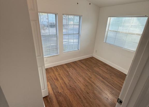 2 beds, 1 bath, $1,375