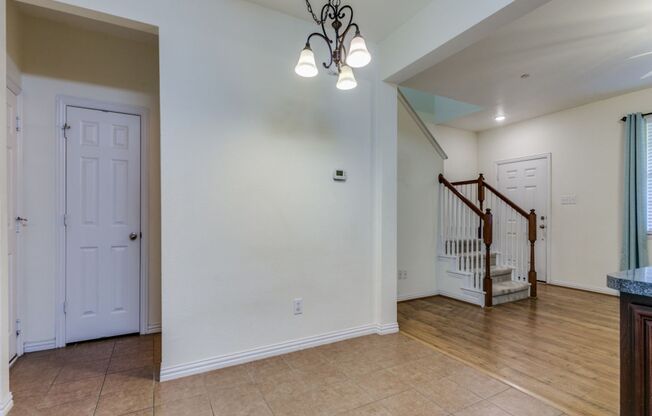 Exquisite townhome for rent in Bedford !!