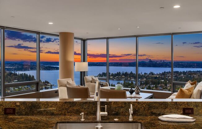 3Bd/2.5Ba Bellevue Condo