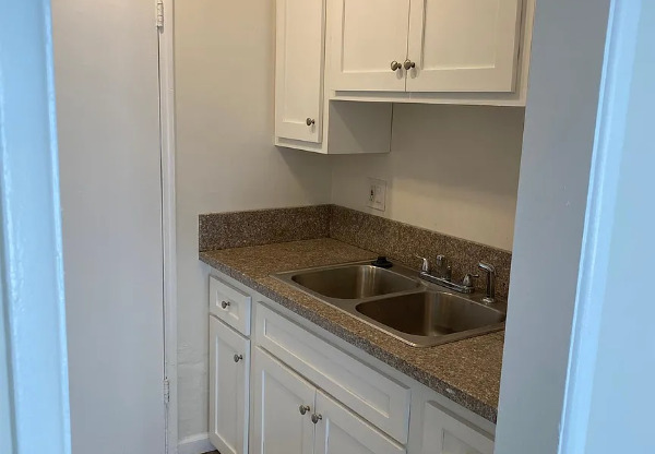 3717 Los Feliz