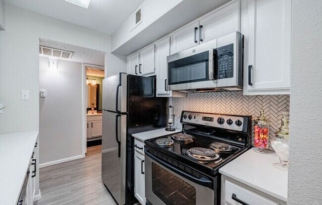 1 bed, 1 bath, 503 sqft, $822