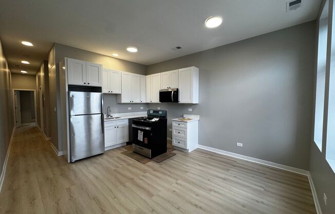2 beds, 1 bath, $1,950, Unit 4007 #E