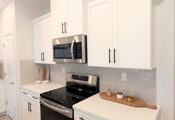 3 beds, 2.5 baths, $2,550, Unit # 67104