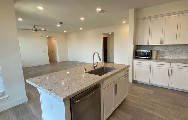 Recently Built and Immaculate 3 Bedroom 2.5 Bathroom Condo in Milpitas