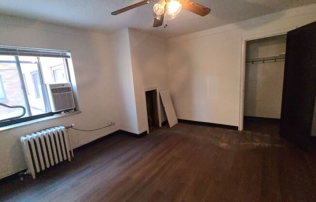 1 bed, 1 bath, 1 sqft, $925, Unit PRI - 106