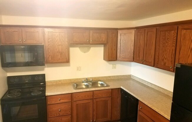 1 bed, 1 bath, 700 sqft, $850, Unit 801 West Crestwood Drive Apt 101