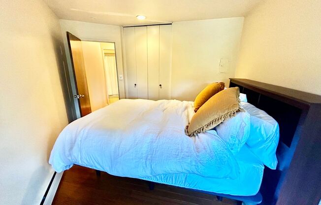 1 bed, 1 bath, 580 sqft, $1,825, Unit 19