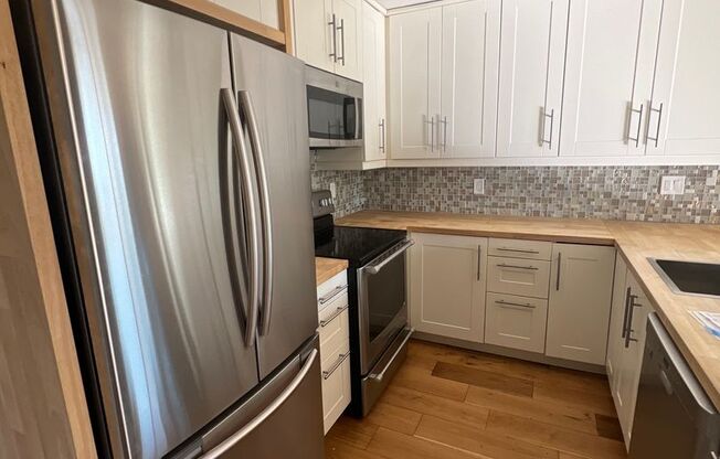 1 bed, 1 bath, $2,200, Unit Unit 321