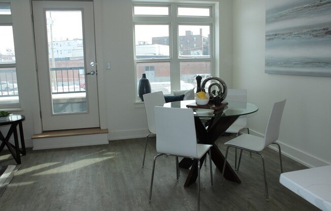 2 beds, 1 bath, 936 sqft, $3,200, Unit 108