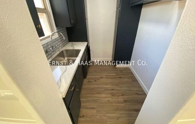 4510 1/2 N LAKEWOOD BLVD