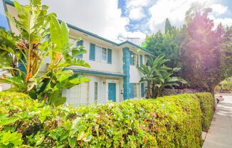 Charming 1950s Vintage Community in Prime Hollywood