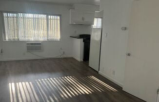 Studio, 1 bath, 450 sqft, $1,395, Unit 104