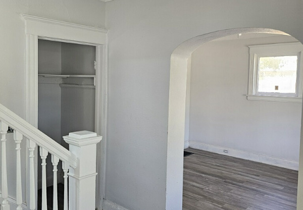 735 WOODLAND AVE