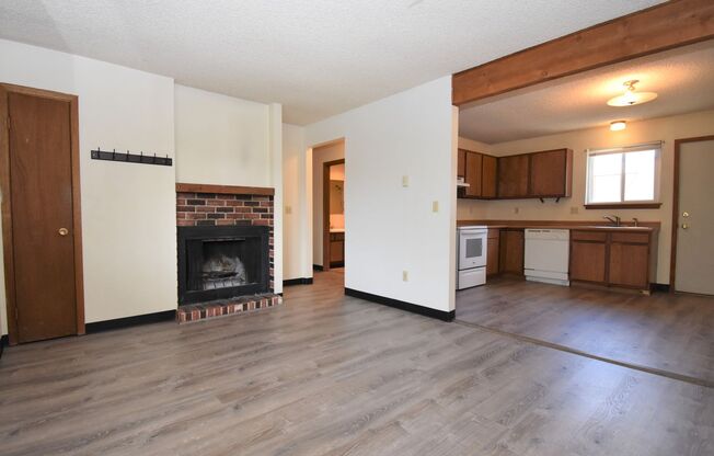 Great Location! Top Floor 2 bed 1 bath and detached garage!