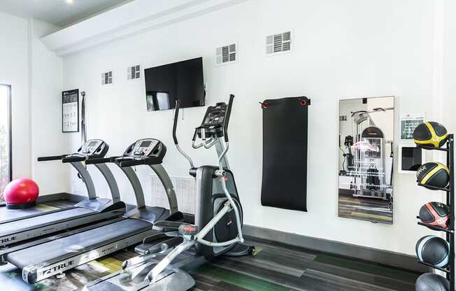 Fitness room with cardio at THE PARKSIDE VILLAS APARTMENT HOMES, Nevada, 89123