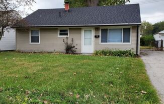 Welcome to this charming 3 bedroom, 1 bathroom home located in the heart of Toledo, OH.