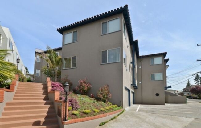 1p439 - 301 Lester Ave.