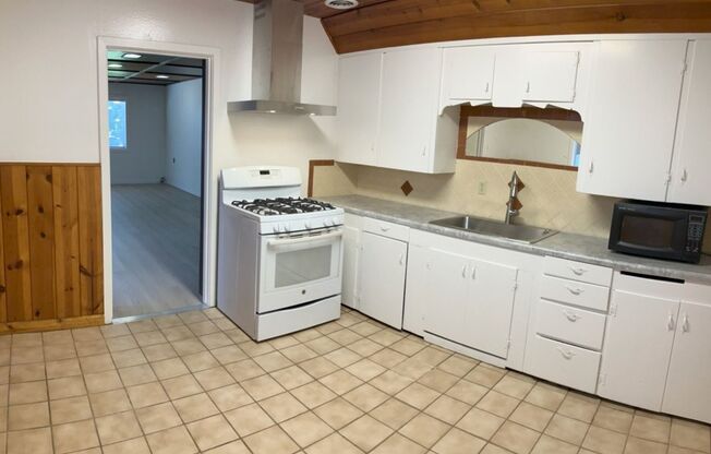 820 Lone Palm Ave., Modesto, CA 95351