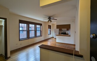 3710 N Sheffield Ave