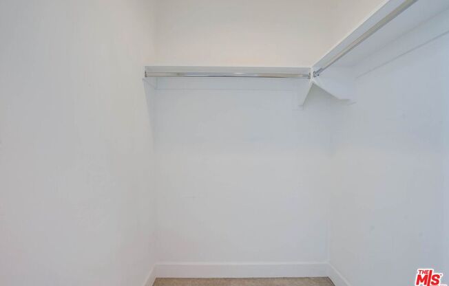 1 bed, 2 baths, 1,020 sqft, $5,500, Unit 31F