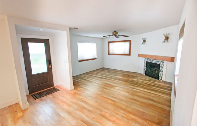 Modern 3 Bed Home for Rent in Riverside CA 92507 Garage Available