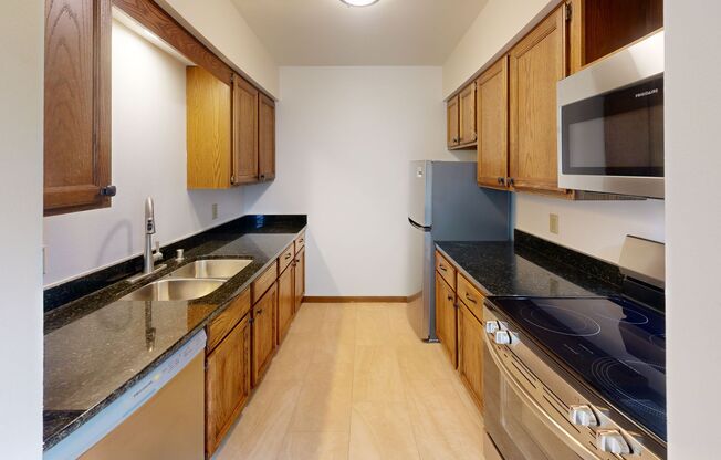 2 beds, 2 baths, 1,000 sqft, $1,780, Unit 7709CD