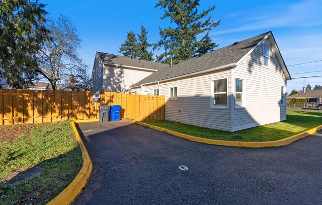 4 Bed | 1 Bath with Modern Finishes in SE PDX