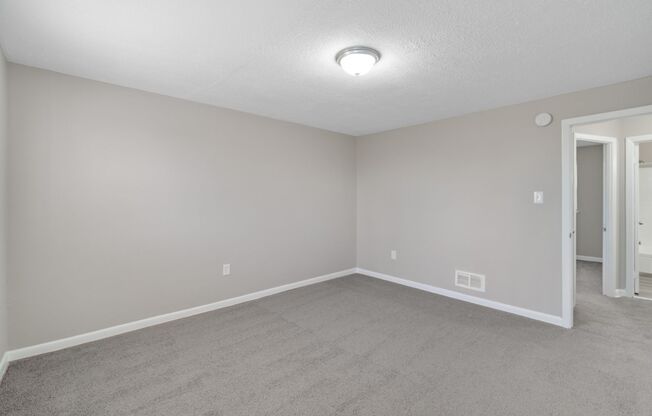 2 beds, 1 bath, $1,599