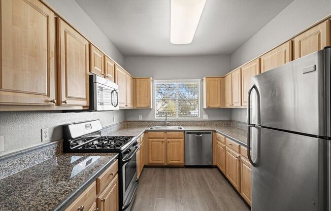 3 beds, 2 baths, $1,795, Unit UNIT 2169