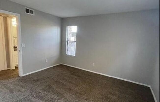 2 beds, 2 baths, $1,900, Unit #112