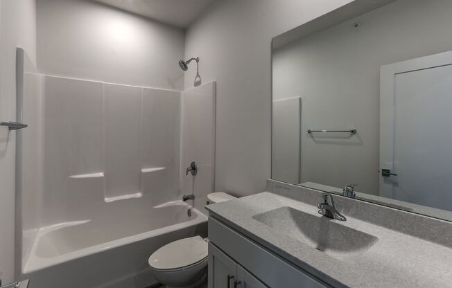 1 bed, 1 bath, 722 sqft, $1,350, Unit A402