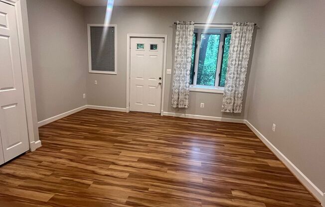 Spacious & Updated Accessory Apartment! 5 Min Walk to Takoma Metro, Restaurants & Starbucks! ALL UTILITIES INCLUDED!