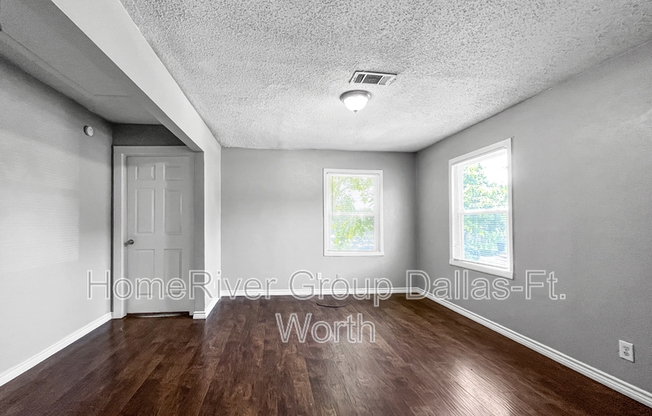 2421 STOVALL DR