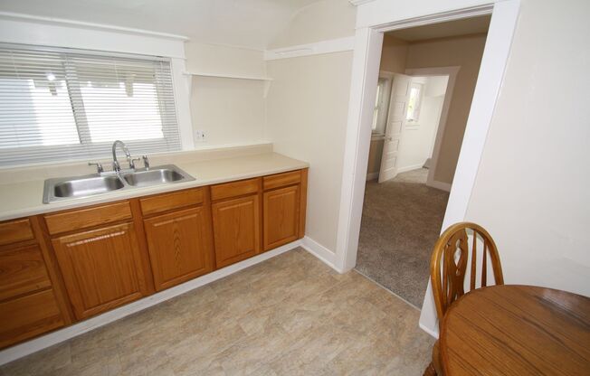 Studio, 1 bath, 300 sqft, $1,175