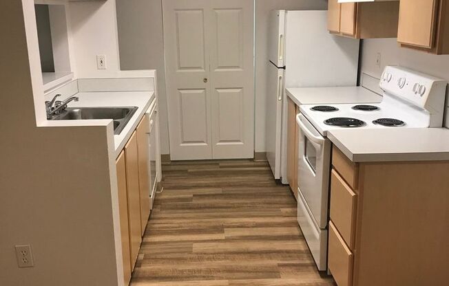 2 beds, 1 bath, 950 sqft, $1,550, Unit D-02