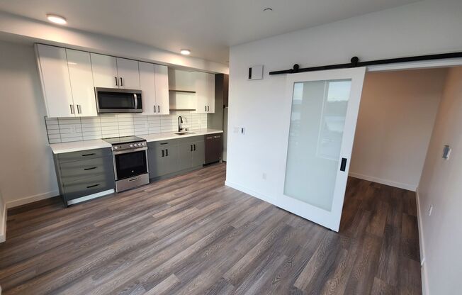 1 bed, 1 bath, 385 sqft, $1,695, Unit 504