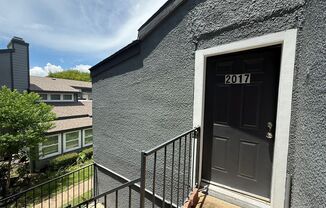 1 bed, 1 bath, $810, Unit APARTMENT 2017