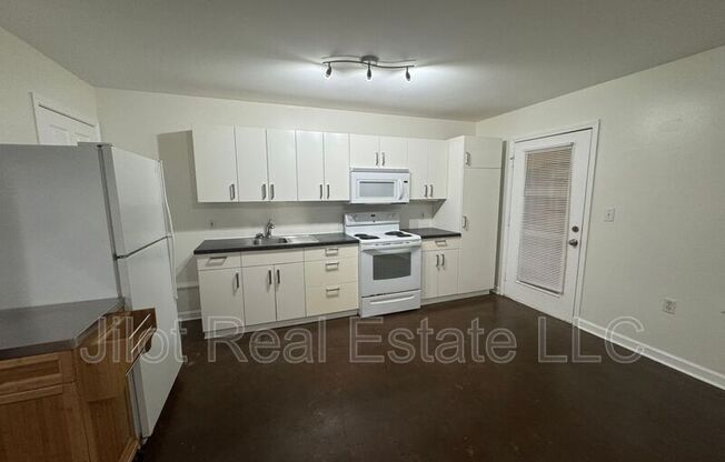 105 B DANCING FOX RD
