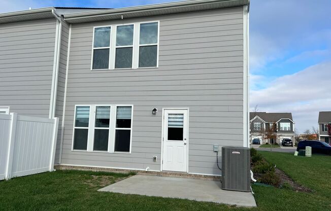 3 beds, 2.5 baths, $1,995