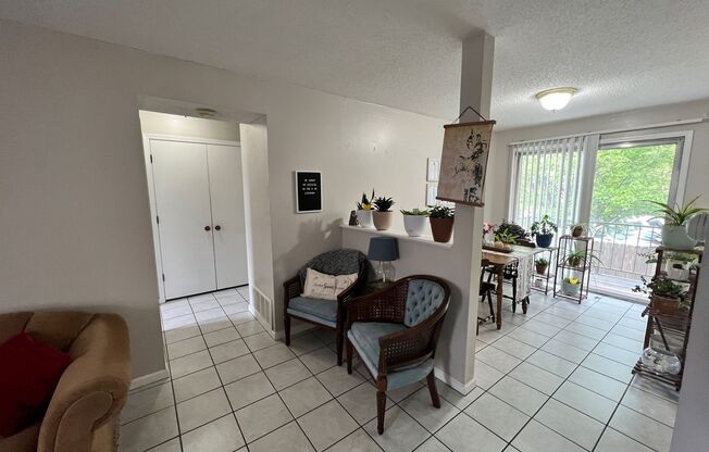 2 beds, 1 bath, $850